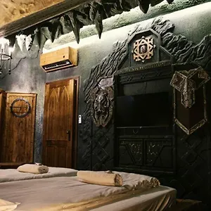 Excalibur Minihotel אגר