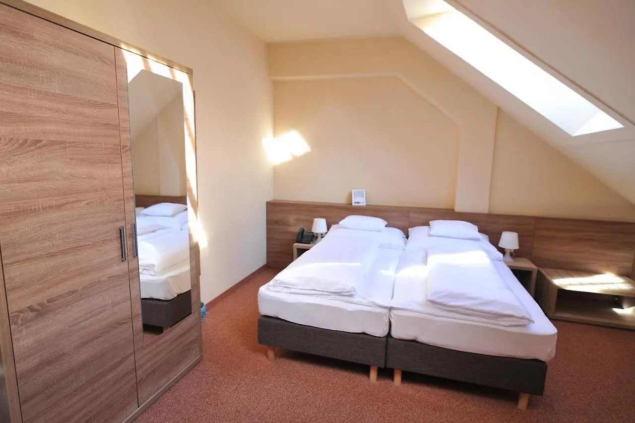 Centrooms Eger 0*,  Hungary