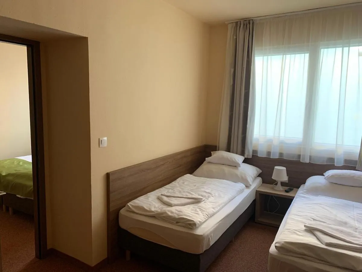 Centrooms Eger Hotel